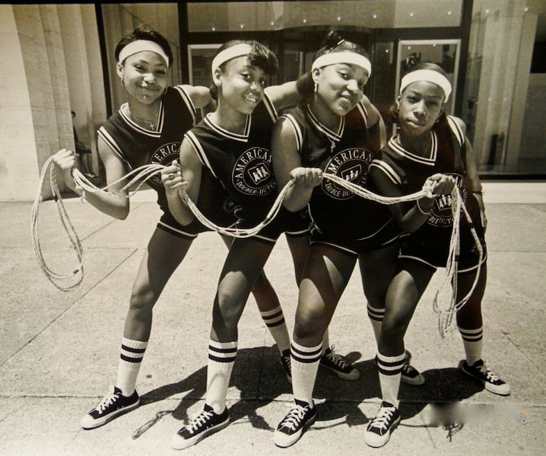 Fantastic Four（American Double Dutch League のユニフォーム姿、4人の集合写真）